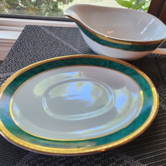 Royal heritage Collections Gravy bowl and  plate - Picture 2 of 4